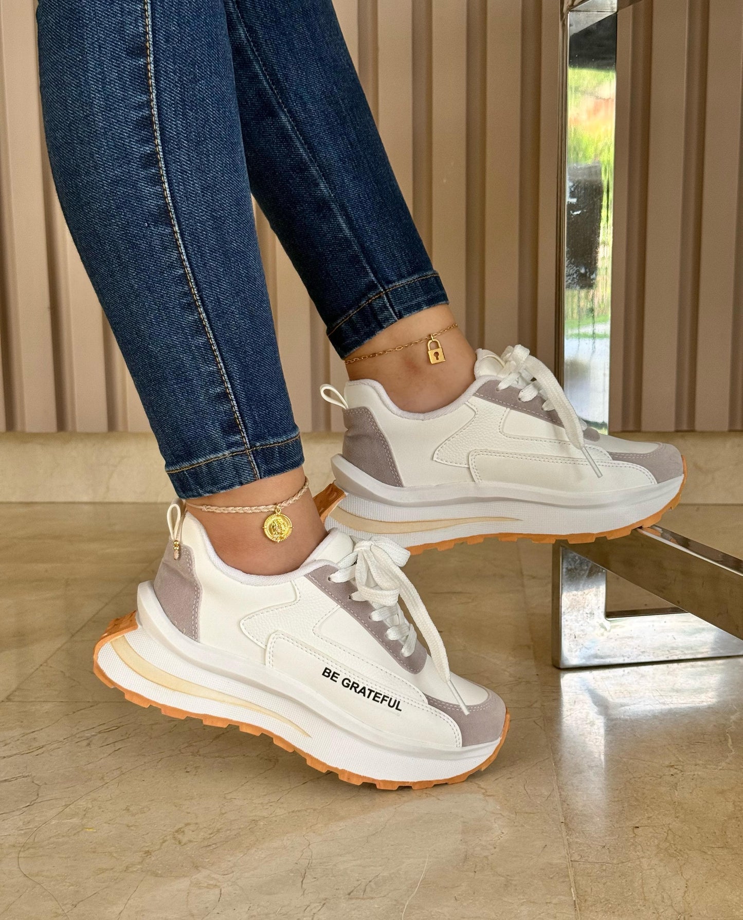 Tenis Deportivos Loren Dama – Calzado Femenino Moderno y Ligero